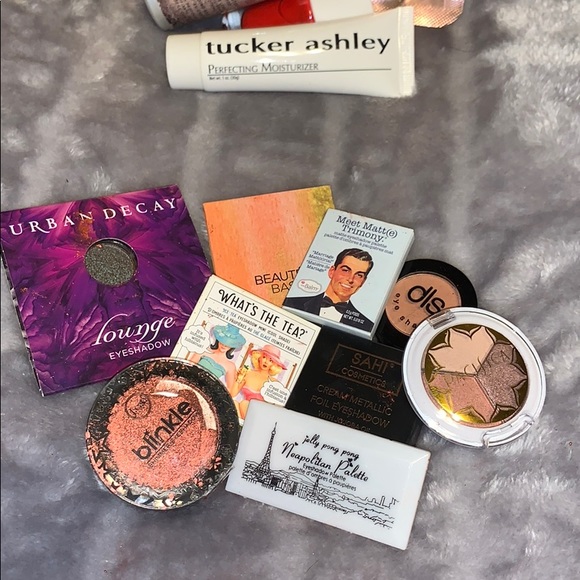 Surprise Mystery Makeup Bag!! - Picture 7 of 8